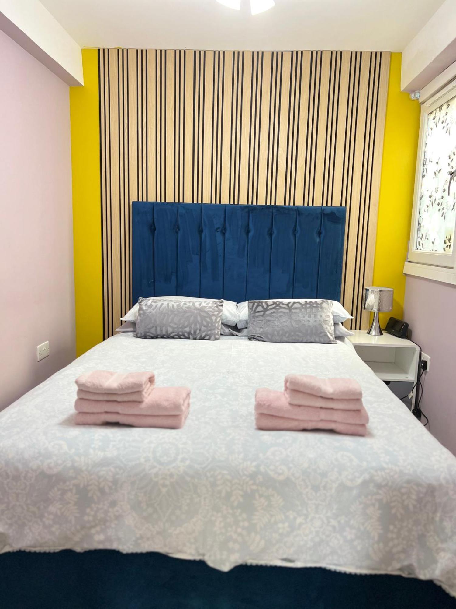 Penlea ~ 1 Bedroom Flat With Harbour View Tarbert  Bagian luar foto